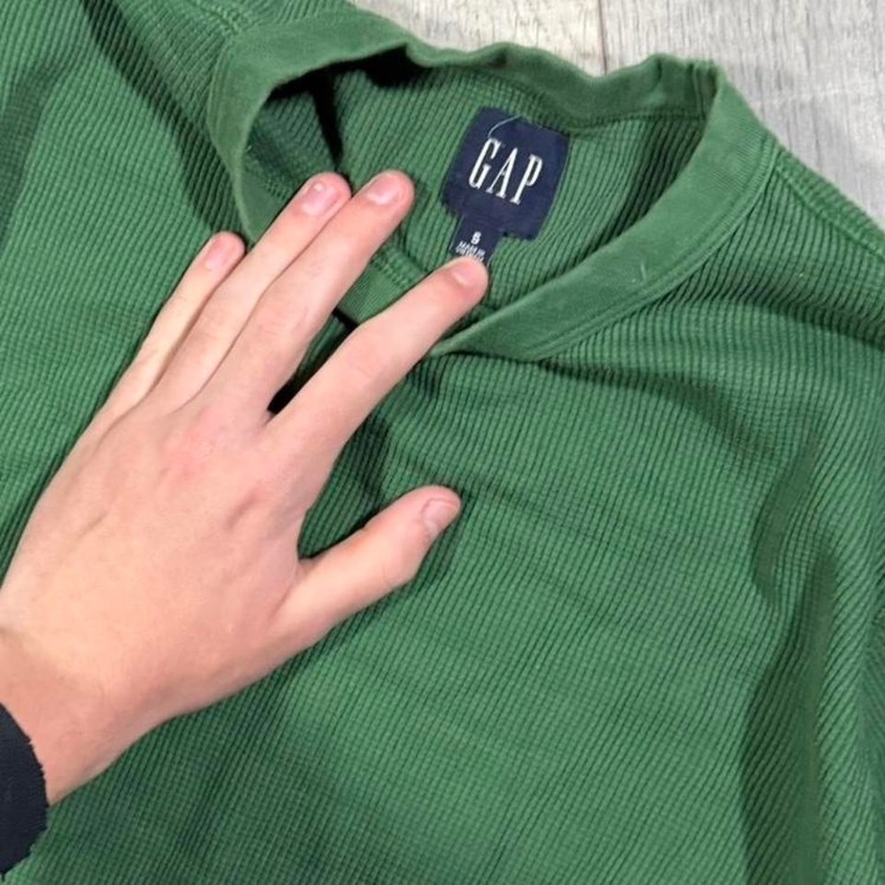 Vintage 90s 2000s blue tag gap long sleeve green thermal shirt - Picture 2 of 4